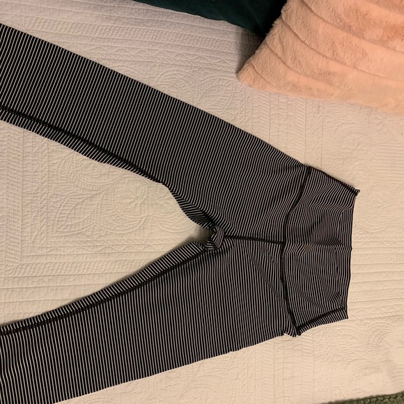 New Lululemon leggings. black and white striped - Picture 1 of 4